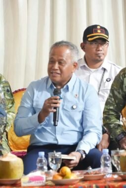 Pangdam IV/Diponegoro Dampingi Wamentan Tinjau Sentra Sapi Perah, Dukung Target Swasembada Susu Nasional
