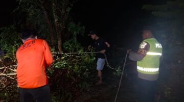 Puting Beliung Terjang Kudus, Rumah Warga Rusak hingga Pohon Tumbang Timpa Bangunan