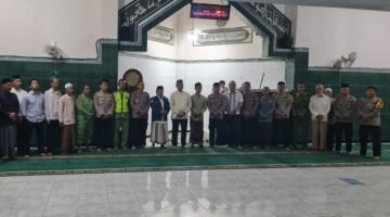 Safari Subuh di Semarang Timur, Kapolrestabes Ajak Masyarakat Bersama Jaga Kamtibmas dan Lindungi Generasi Muda